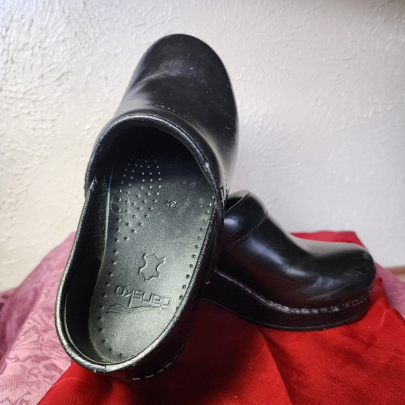 Classic Black Dansko Shoes - Picture 5 of 7